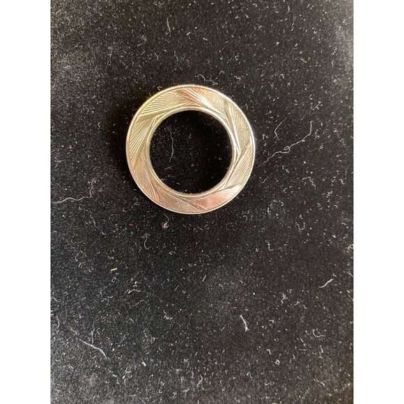 Vintage Silver Tone  Circle Brooch Geometric Etched Round Pin Minimalist Jewelry - Picture 1 of 4